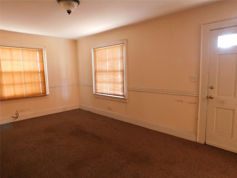 Property image 3 at 323 N New Hope Road, Gastonia, NC 28054