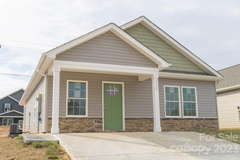 2533 Snow Creek Road