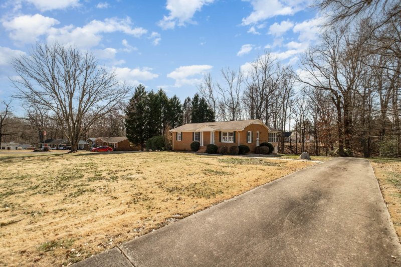 Property image 3 at 128 Rollingwood Drive, Stanley, NC 28164