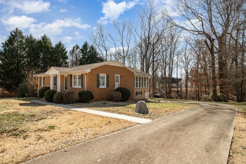 Property image 4 at 128 Rollingwood Drive, Stanley, NC 28164