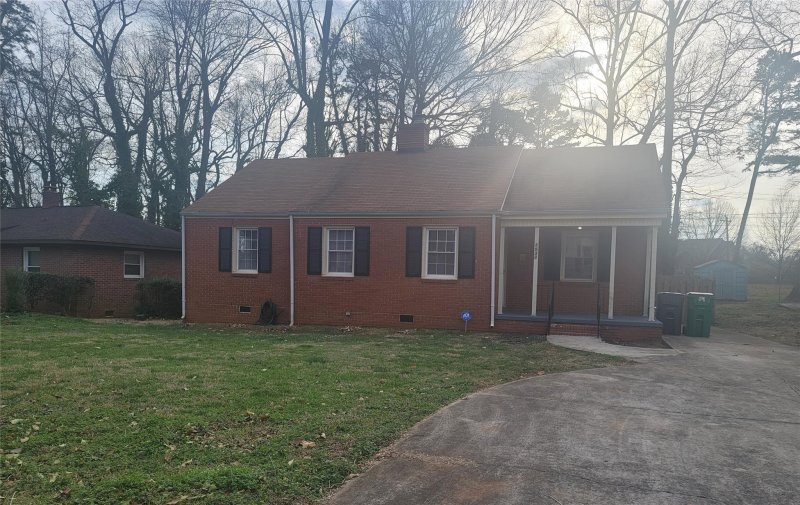 Property image 2 at 1533 Wickham Lane, Charlotte, NC 28208