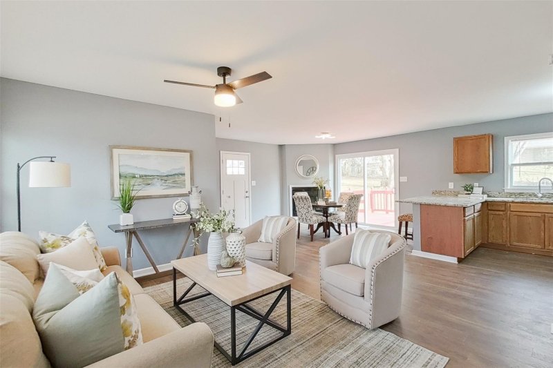 1711 Northwoods Drive