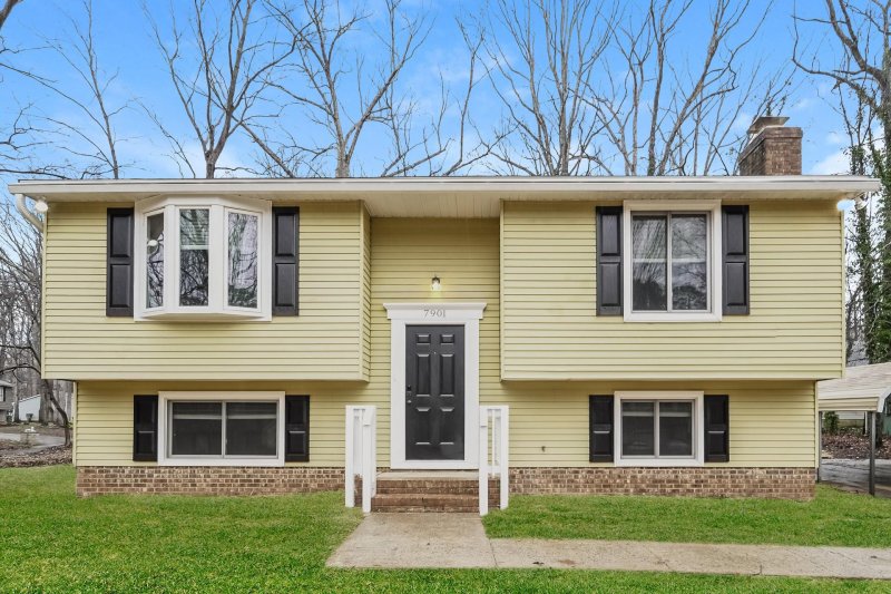 Property image 3 at 7901 Ivy Hollow Drive, Charlotte, NC 28227