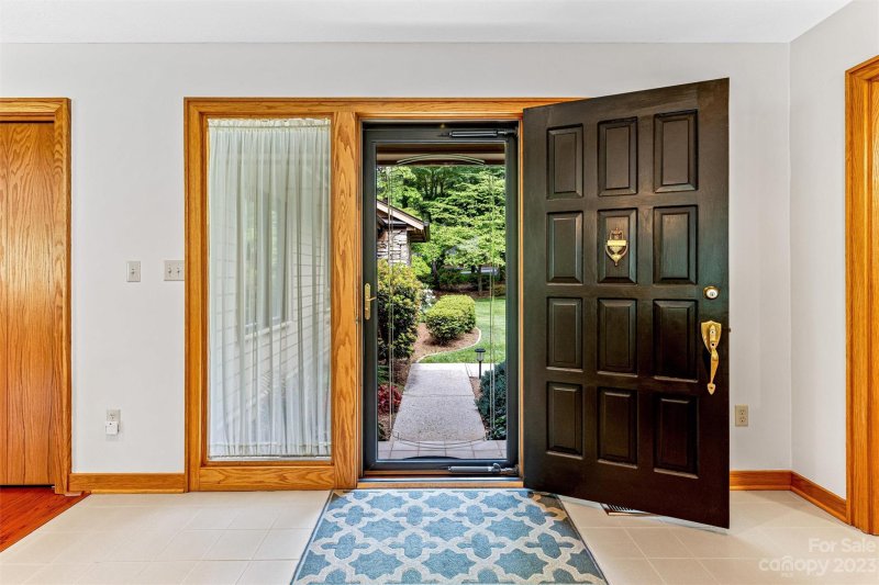 Property image 3 at 107 Woodhaven Drive, Hendersonville, NC 28739