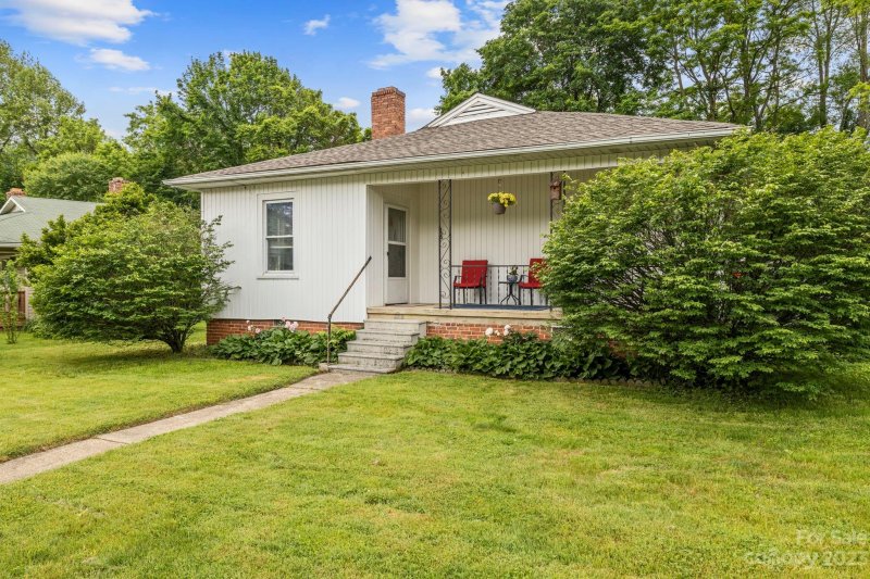 Property image 4 at 128 Edwards Avenue, Swannanoa, NC 28778