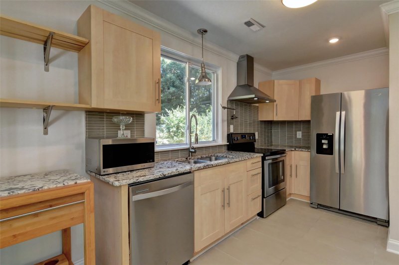 Property image 5 at 2804 Mccombs Street, Charlotte, NC 28208