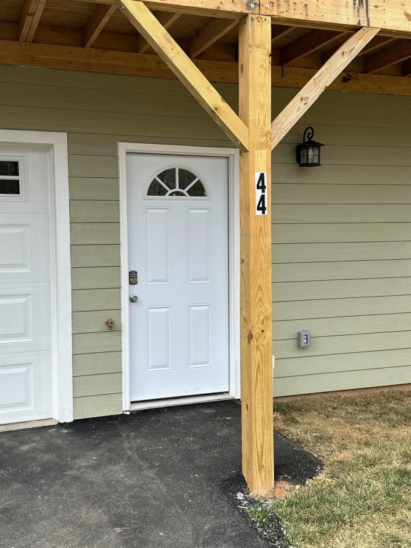 444 Little Sycamore Lane