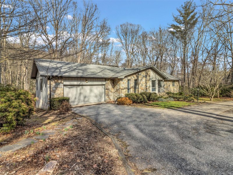 Property image 2 at 18 Woodland Road, Spruce Pine, NC 28777