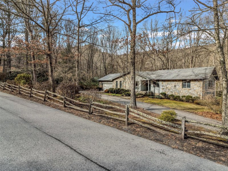 Property image 4 at 18 Woodland Road, Spruce Pine, NC 28777