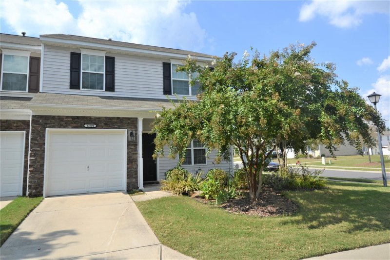 13904 Singleleaf Lane