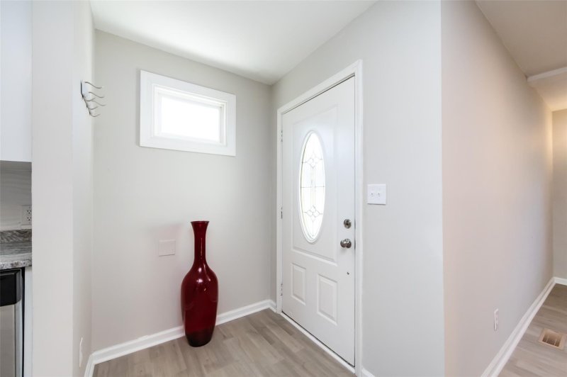 Property image 2 at 5147 Queen Anne Road, Charlotte, NC 28217