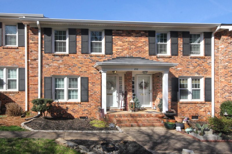 Property image 2 at 858 Mcalway Road, Charlotte, NC 28211