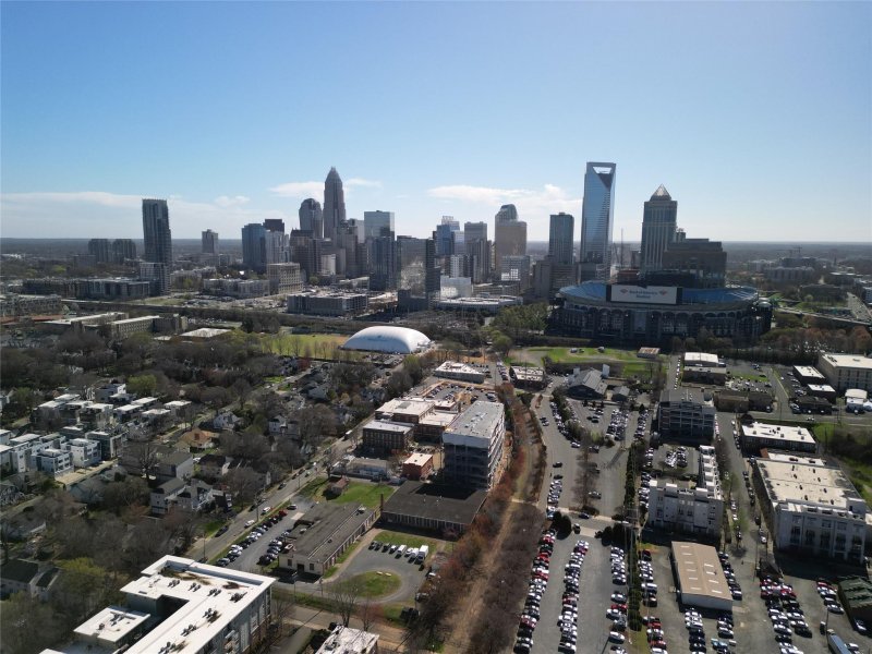 Property image 2 at 630 Calvert Street, Charlotte, NC 28208