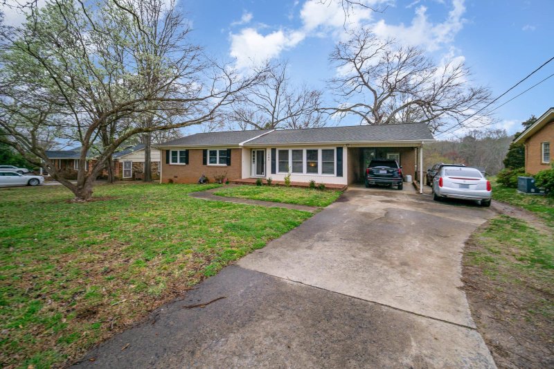 Property image 2 at 1545 Hilltop Drive, Shelby, NC 28150