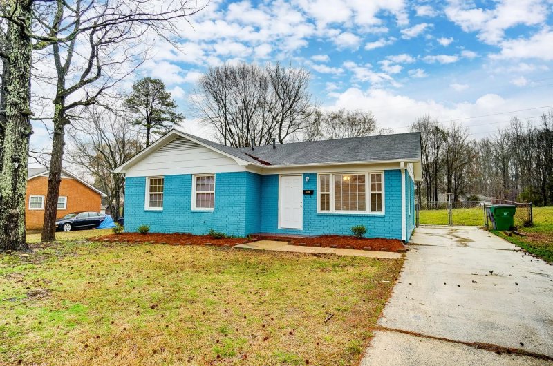 Property image 3 at 6509 Barrington Drive, Charlotte, NC 28215