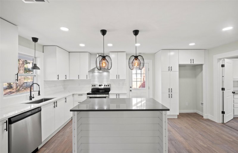 6115 Coatbridge Lane