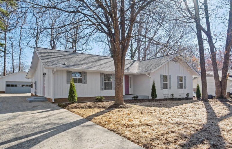 Property image 2 at 6115 Coatbridge Lane, Charlotte, NC 28212