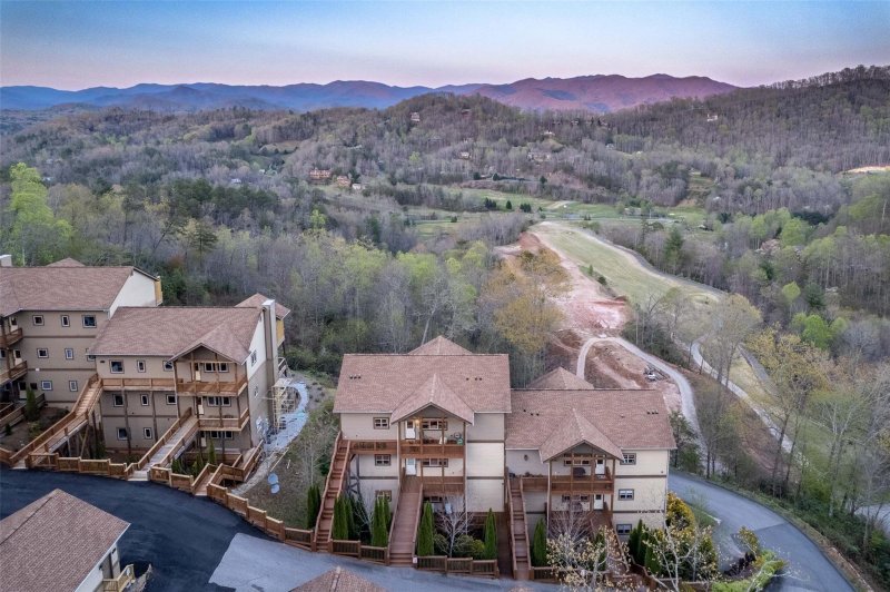 Property image 2 at 564 Sawgrass Drive, Whittier, NC 28789