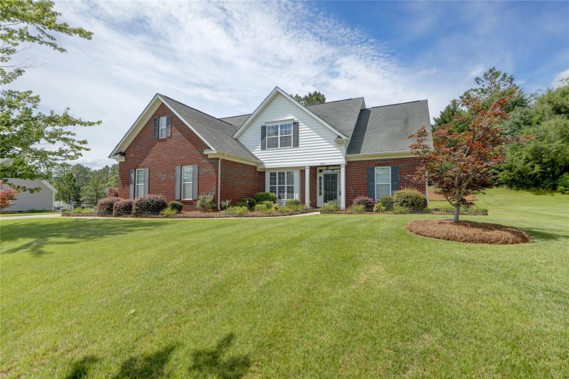 Property image 2 at 2005 Charles Avenue, Lancaster, SC 29720