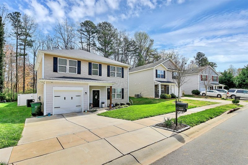 Property image 4 at 3320 Osceola Lane, Charlotte, NC 28269