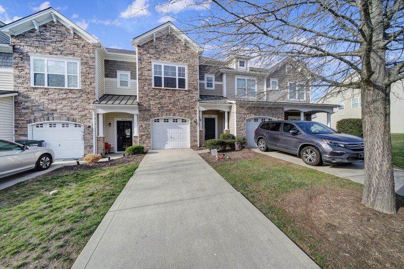 Property image 2 at 4626 Craigmoss Lane, Charlotte, NC 28278