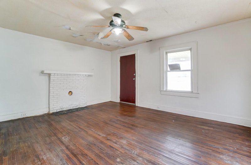Property image 3 at 804 Rayon Street, Charlotte, NC 28216