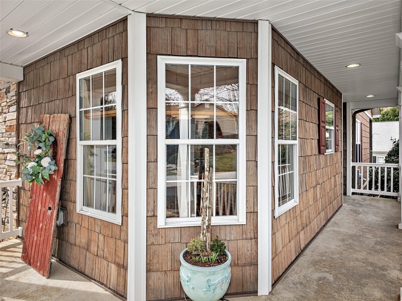 Property image 3 at 18 Old Creek Lane, Hendersonville, NC 28739