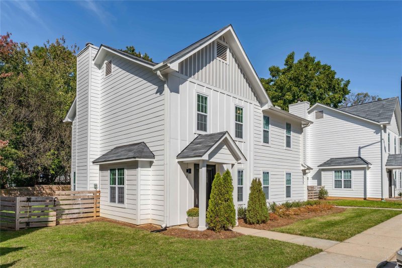 Property image 2 at 1511 Briar Creek Road, Charlotte, NC 28205