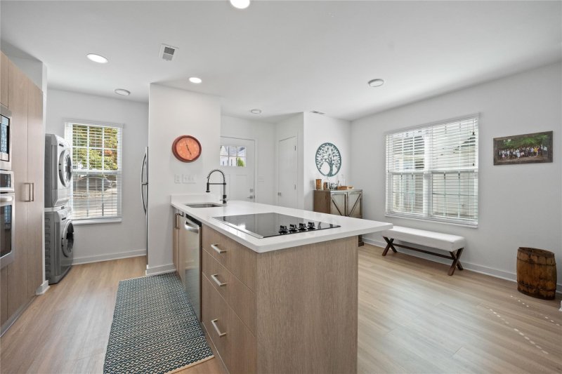 Property image 4 at 1511 Briar Creek Road, Charlotte, NC 28205