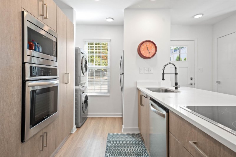 Property image 5 at 1511 Briar Creek Road, Charlotte, NC 28205