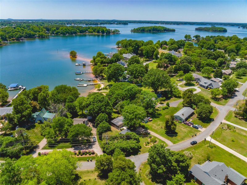 Property image 5 at 20905 Lagoona Drive, Cornelius, NC 28031