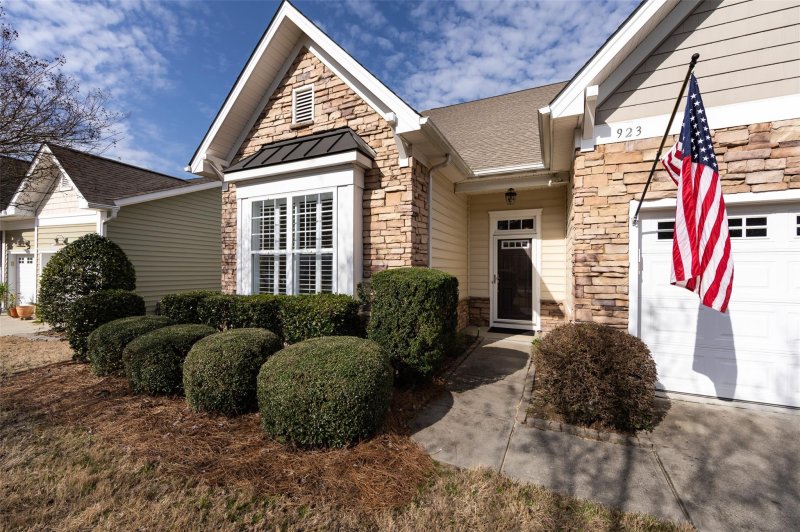 Property image 2 at 923 Knob Creek Lane, Tega Cay, SC 29708