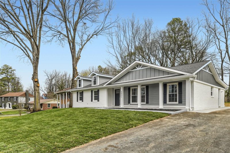 Property image 2 at 6031 Ferndale Place, Charlotte, NC 28215