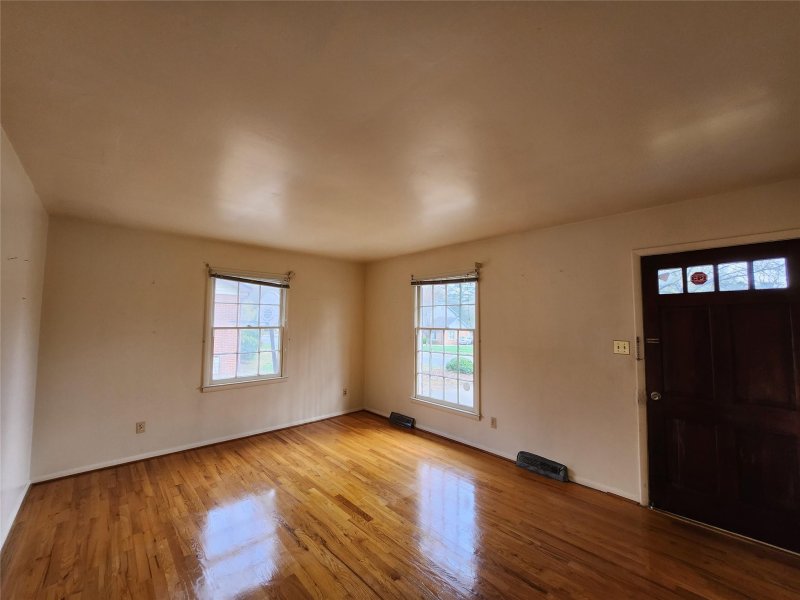 Property image 5 at 7035 Covecreek Drive, Charlotte, NC 28215