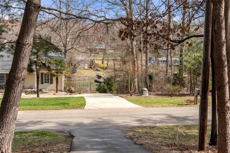 Property image 3 at 7263 Executive Circle, Denver, NC 28037