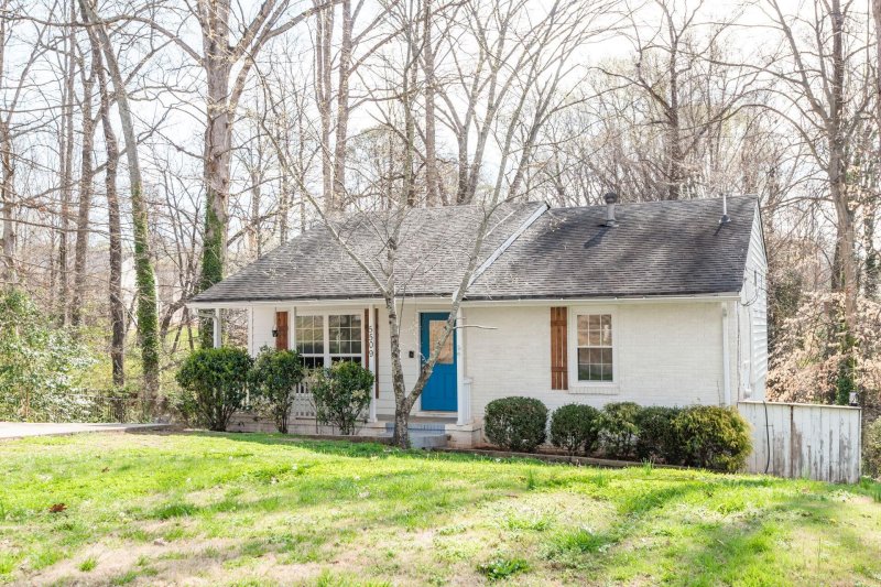 Property image 2 at 5509 Southampton Road, Charlotte, NC 28217