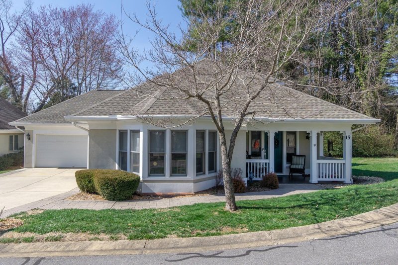 Property image 4 at 15 Creekside Way, Asheville, NC 28804