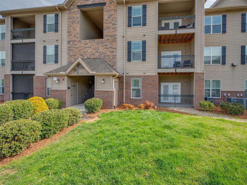 Property image 3 at 142 Brickton Village Circle, Fletcher, NC 28732