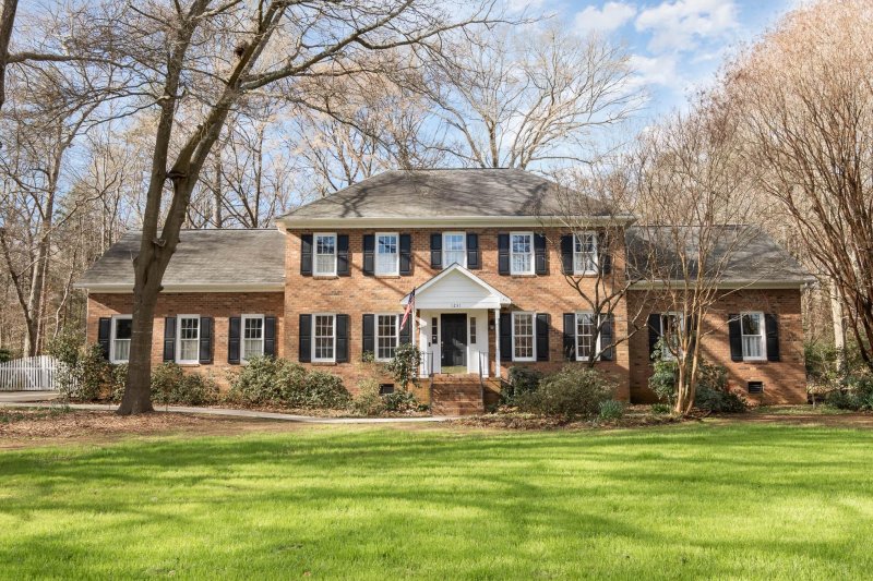 1231 Bennington Drive