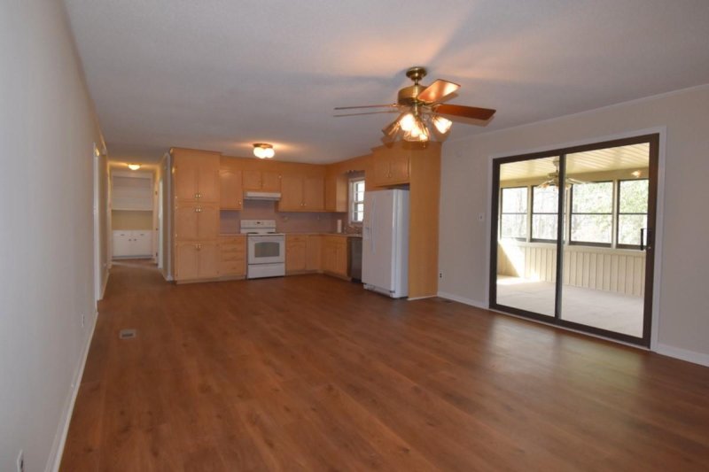 Property image 4 at 407 Ashebrook Park Road, Dallas, NC 28034