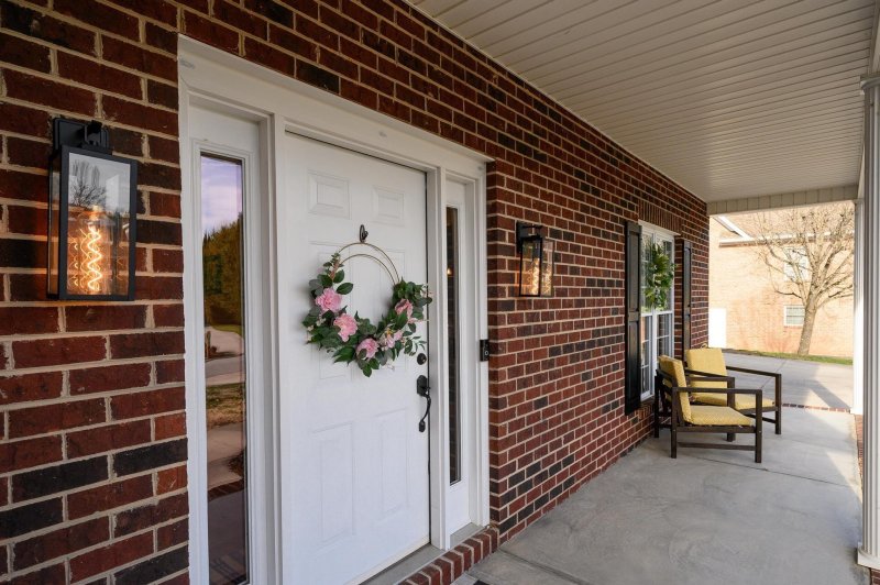 Property image 3 at 1001 Turnberry Street, Lenoir, NC 28645