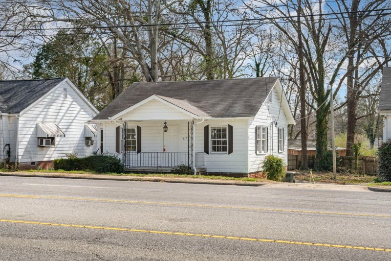 Property image 3 at 617 W Garrison Boulevard, Gastonia, NC 28052