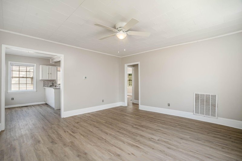 Property image 4 at 617 W Garrison Boulevard, Gastonia, NC 28052