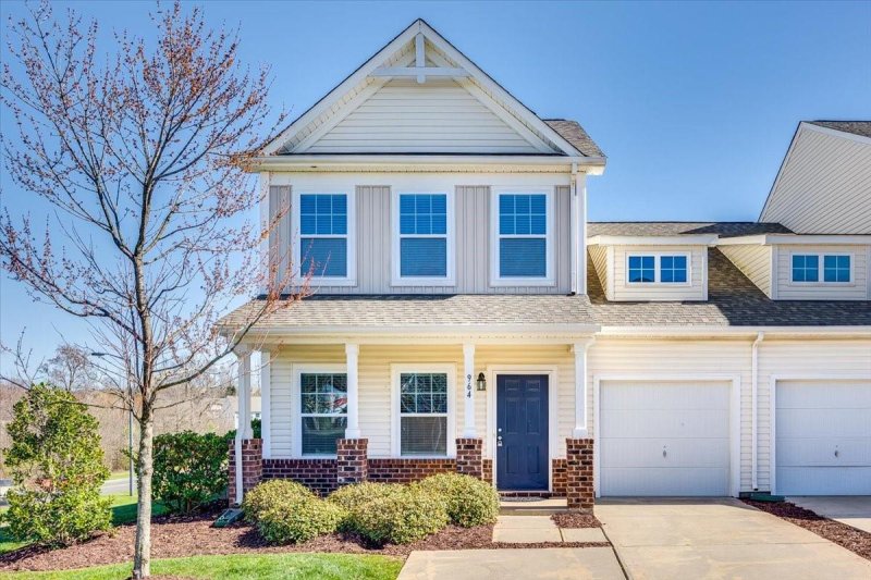 964 Summerlake Drive