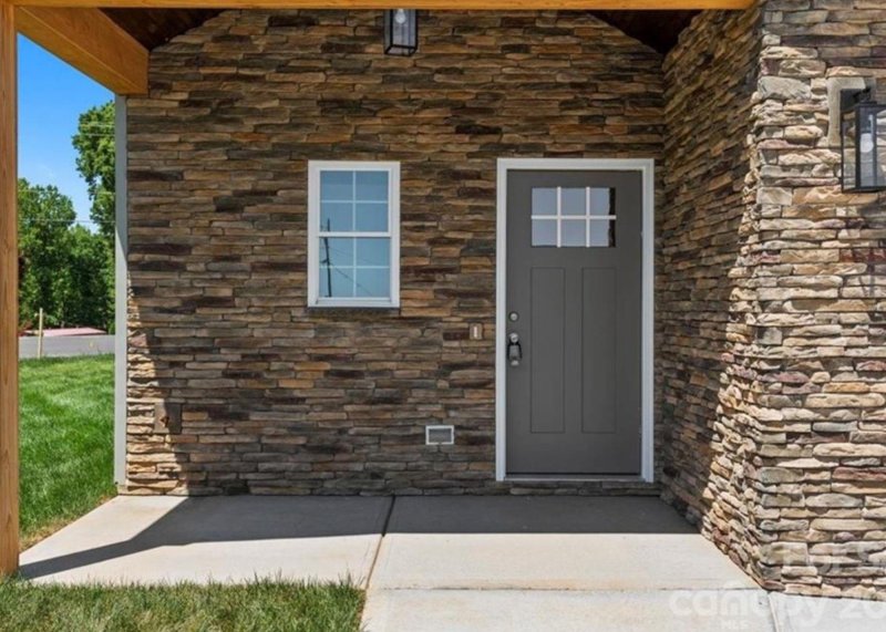 Property image 2 at 2522 Snow Creek Road, Hickory, NC 28601