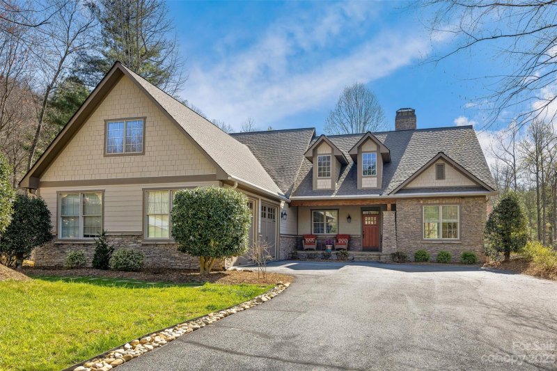 Property image 3 at 150 Somersby Parkway, Hendersonville, NC 28739