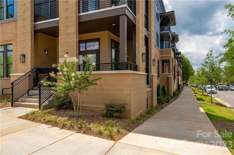 Property image 2 at 2401 Euclid Avenue, Charlotte, NC 28203