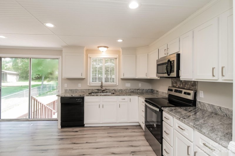 Property image 5 at 4800 Cheviot Road, Charlotte, NC 28269