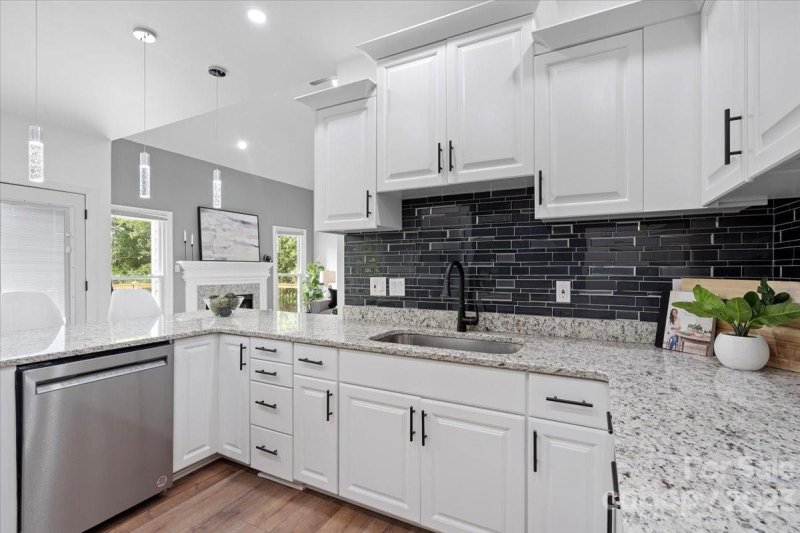 12621 Wetherburn Lane