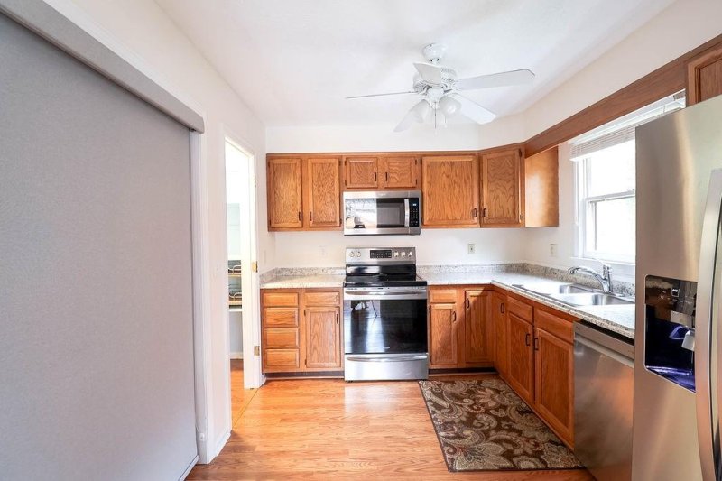 Property image 5 at 1735 B Haywood Manor Drive, Hendersonville, NC 28791